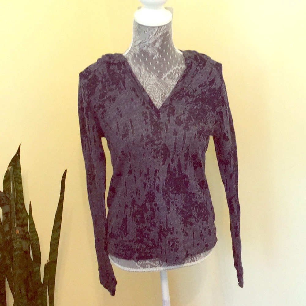 Amazing navy burnout hoodie. Lightweight!